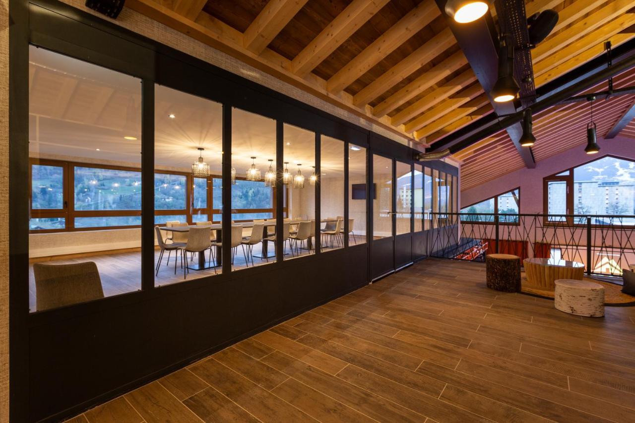 Hotel Base Camp Lodge - Bourg Saint Maurice Екстериор снимка