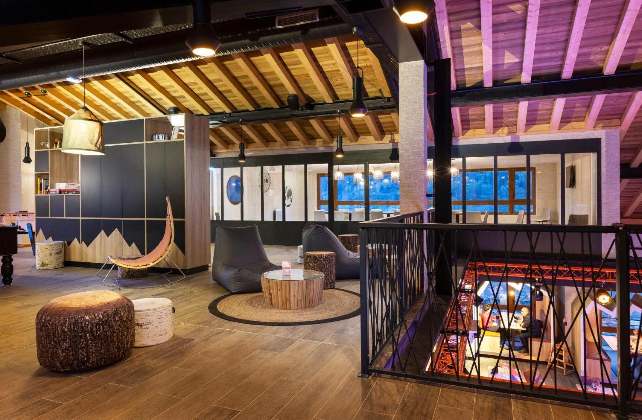 Hotel Base Camp Lodge - Bourg Saint Maurice Екстериор снимка